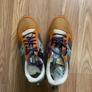 Reserved @ladybug73991
NWT! Saucony Jazz 81 Peak- Rust and Purple